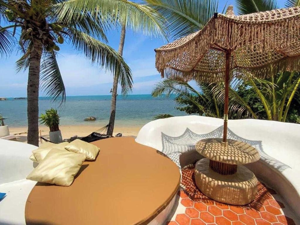 Deluxe Beachfront room with Kitchen - Photo 3
