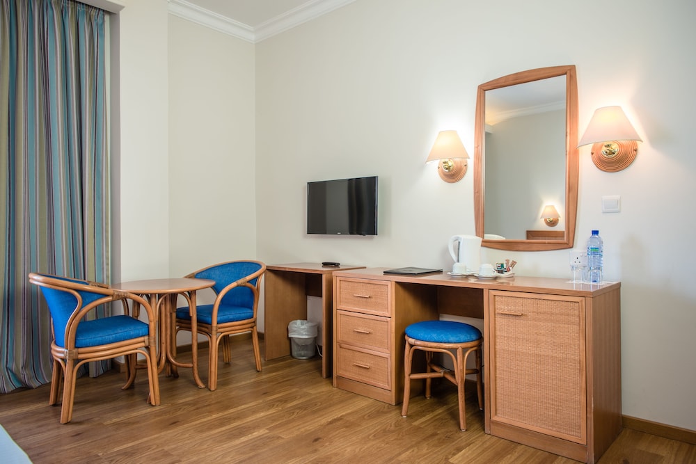 Superior Room, Sea View - Photo 7
