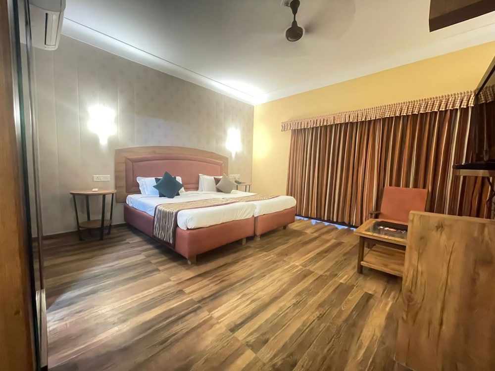 Deluxe Room - Photo 2