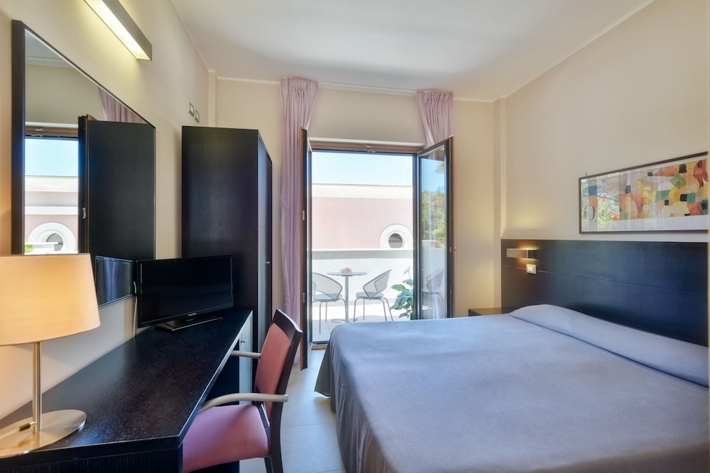 Economy Double Room, 1 Double Bed photo 2