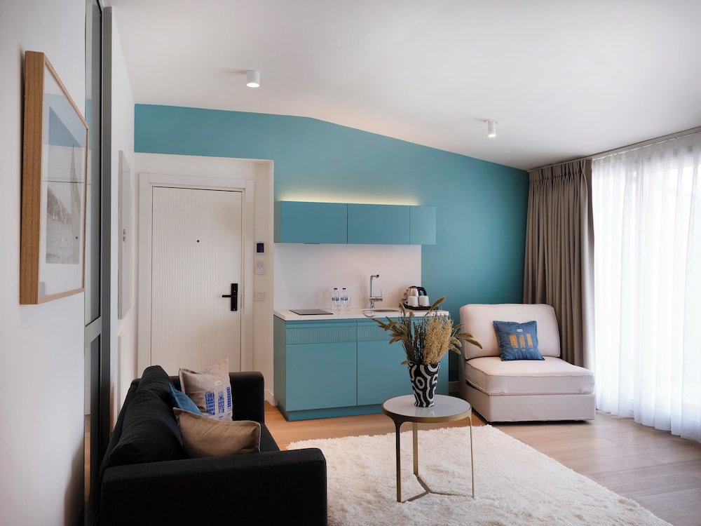 Signature Terrace Suite with Jacuzzi photo 2