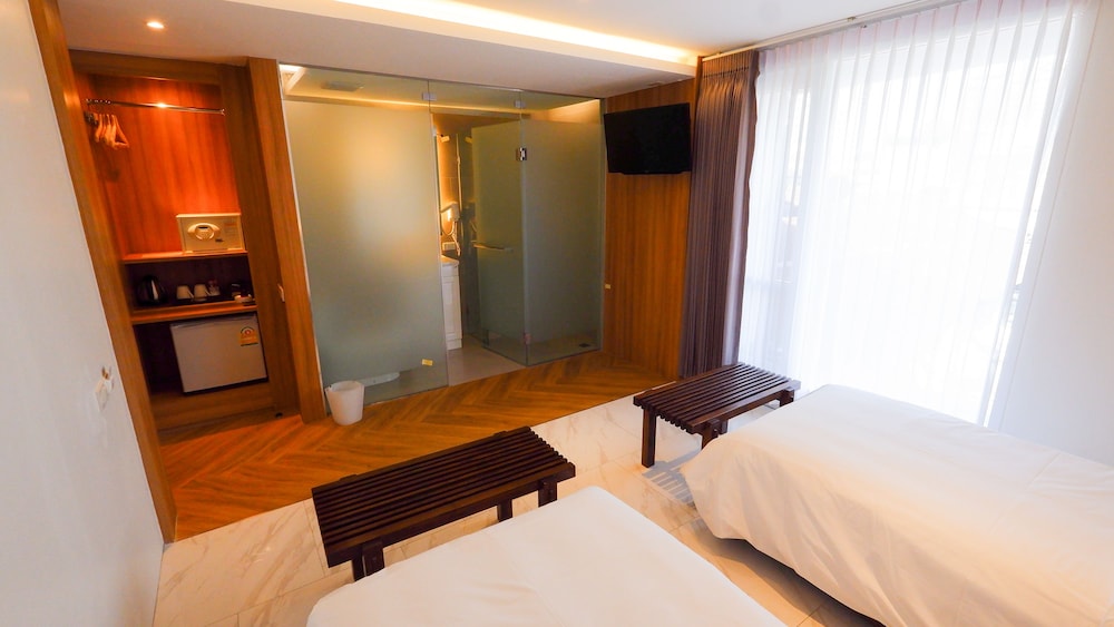 Premier Twin Room, 2 Twin Beds photo 3