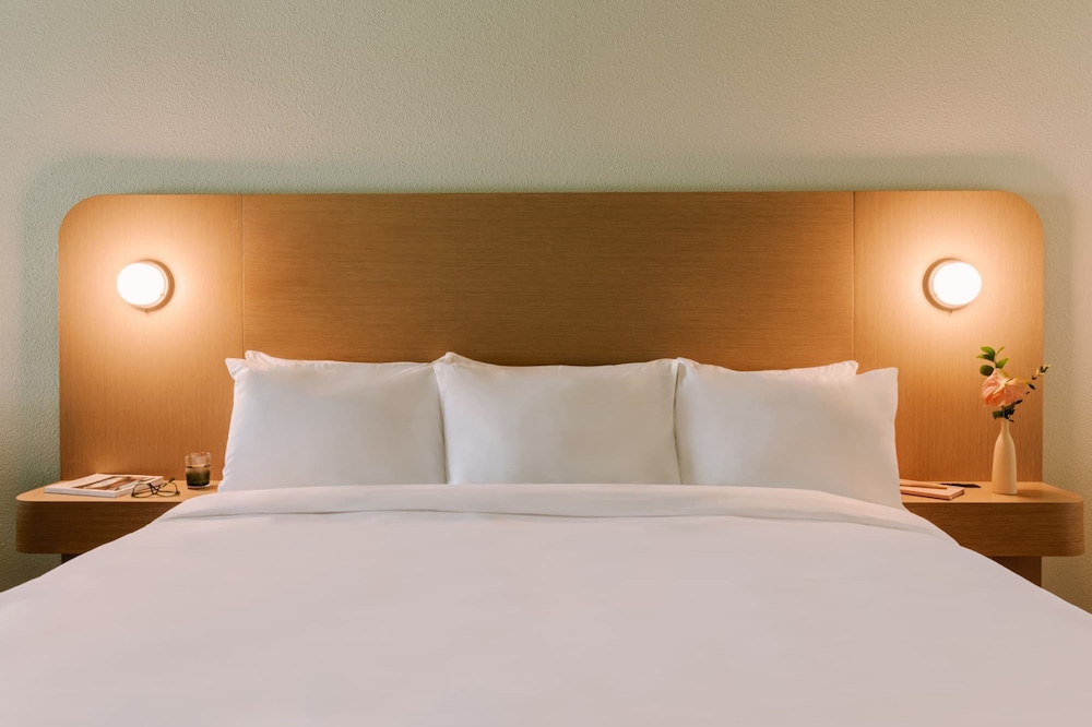 Standard Room, 1 King Bed - Photo 4