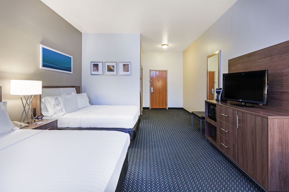 Suite, 1 Bedroom (1 King, Sofa Bed) - Photo 5