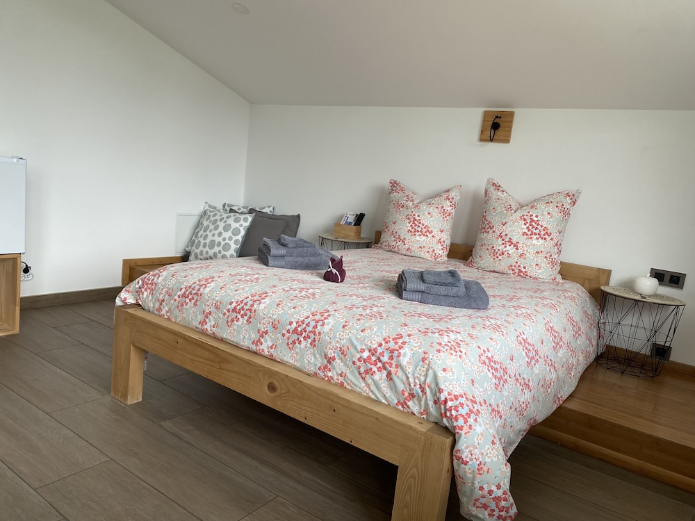 Comfort Double Room, Ensuite, Garden View (Chambre Pink Lady) - Photo 37