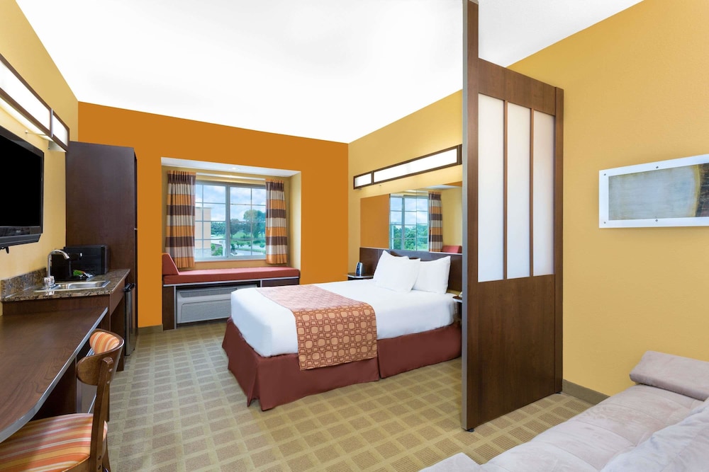 Studio Suite, 1 Queen Bed, Accessible, Non Smoking (Mobility) photo 1