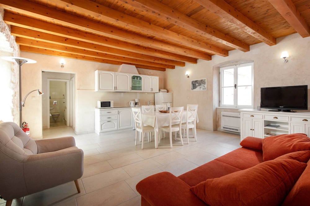 Standard Apartment, 2 Bedrooms photo 2