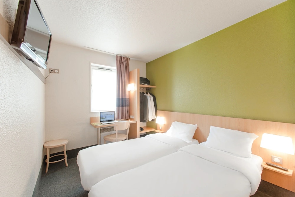 Standard Room, 2 Twin Beds photo 3