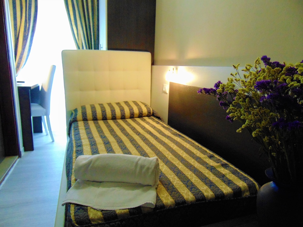 Single Room photo 1
