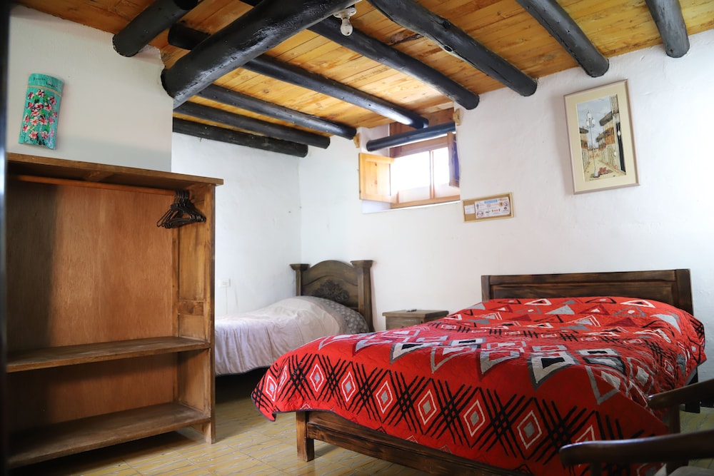 Family Room, Multiple Beds (5 Guests)