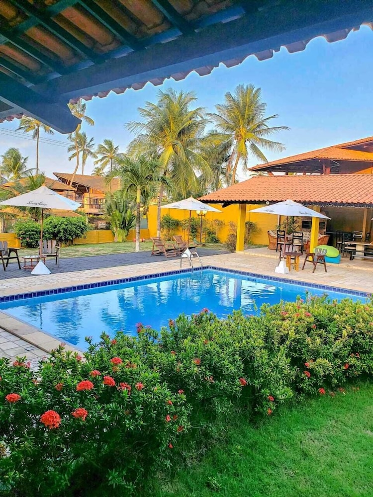 Room, Pool View