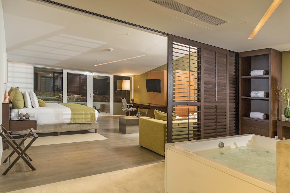 Presidential Suite, 1 King Bed (Coral)