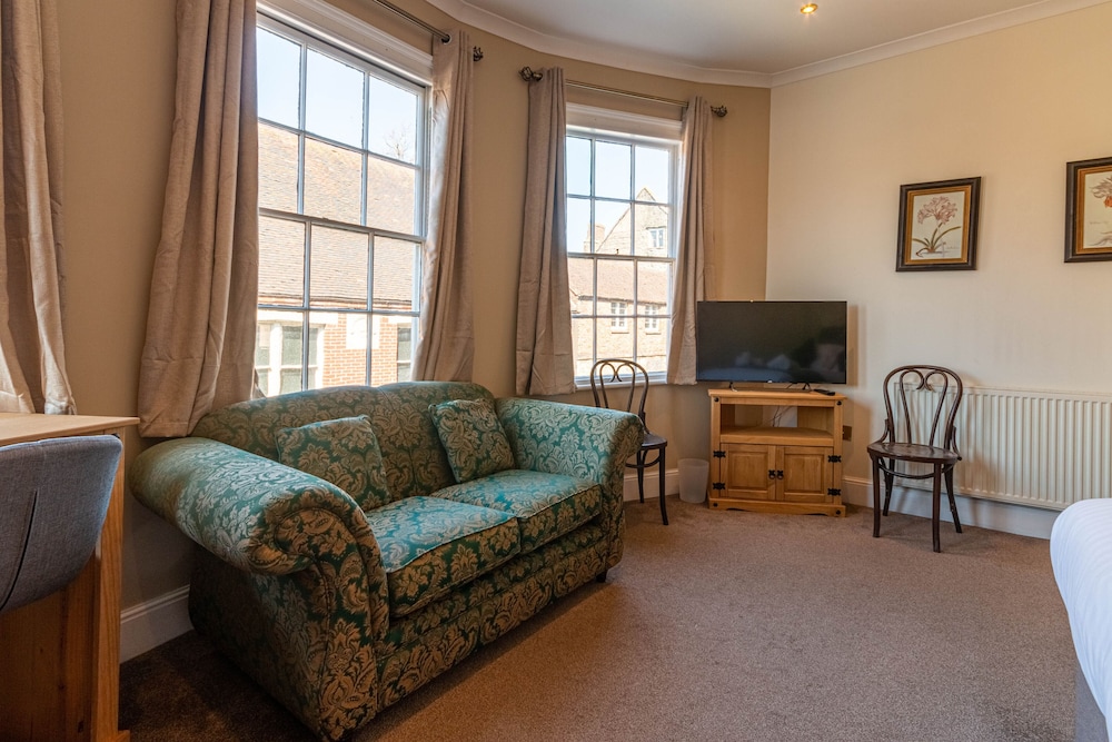 Superior Double or Twin Room, Ensuite photo 2