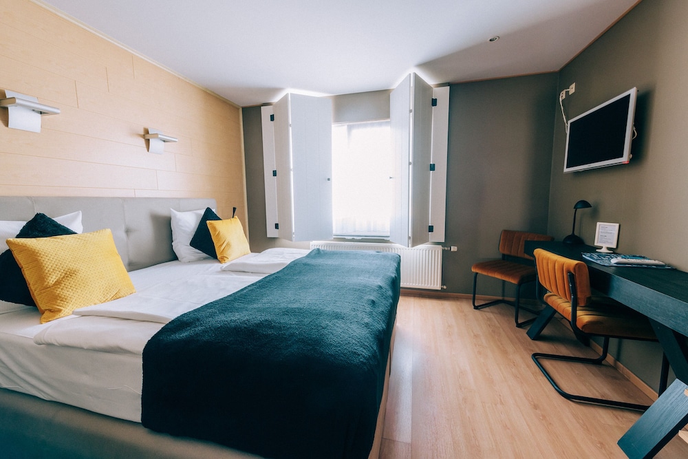 Classic Double Room Single Use, Non Smoking, Private Bathroom photo 1