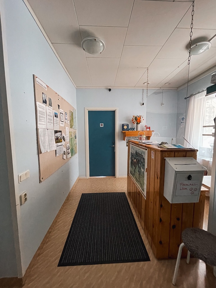 Basic Double Room, Shared Bathroom photo 3
