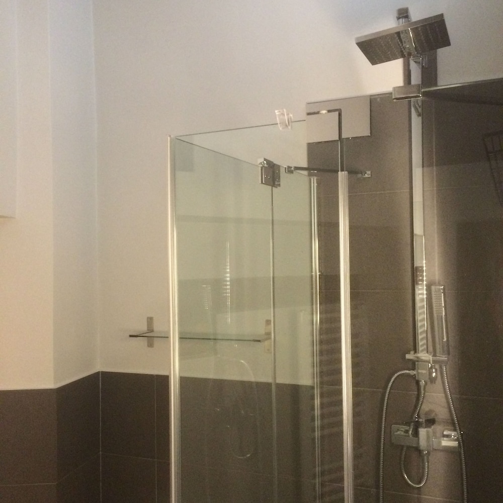 Family Room, Multiple Beds, Non Smoking, Private Bathroom photo 2