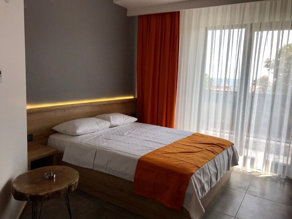 Deluxe Room, 1 Double Bed, Balcony photo 1