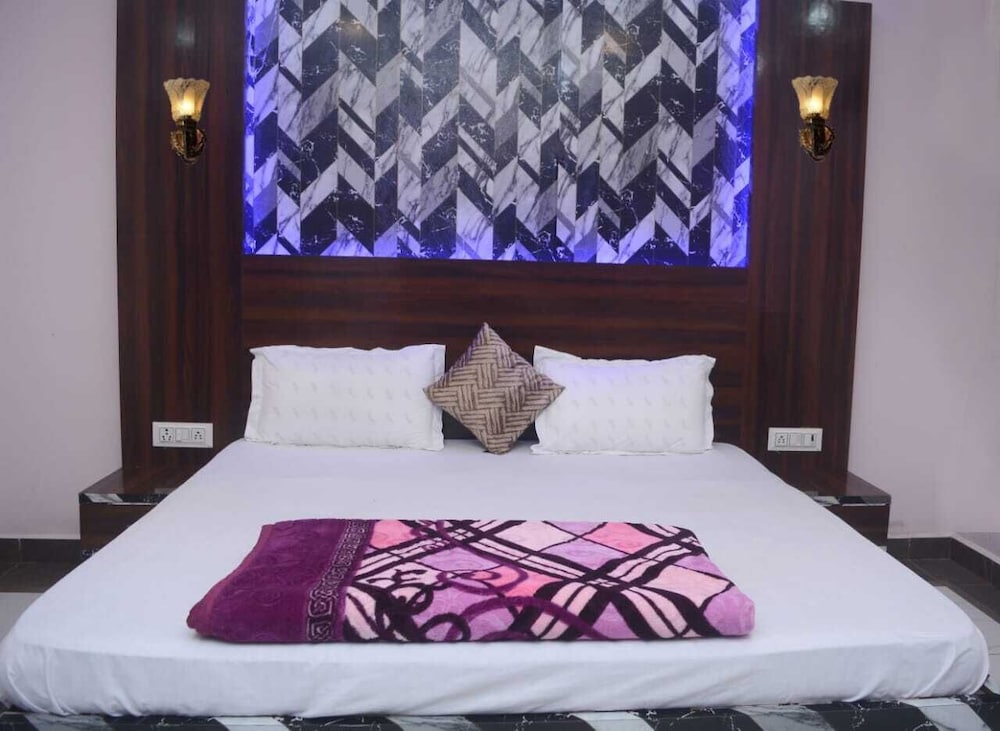 Deluxe Double Room, City View