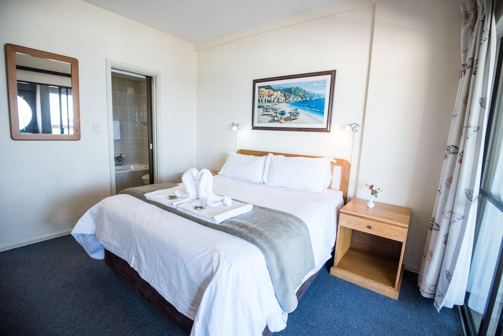 Apartment, 3 Bedrooms, Sea View photo 2