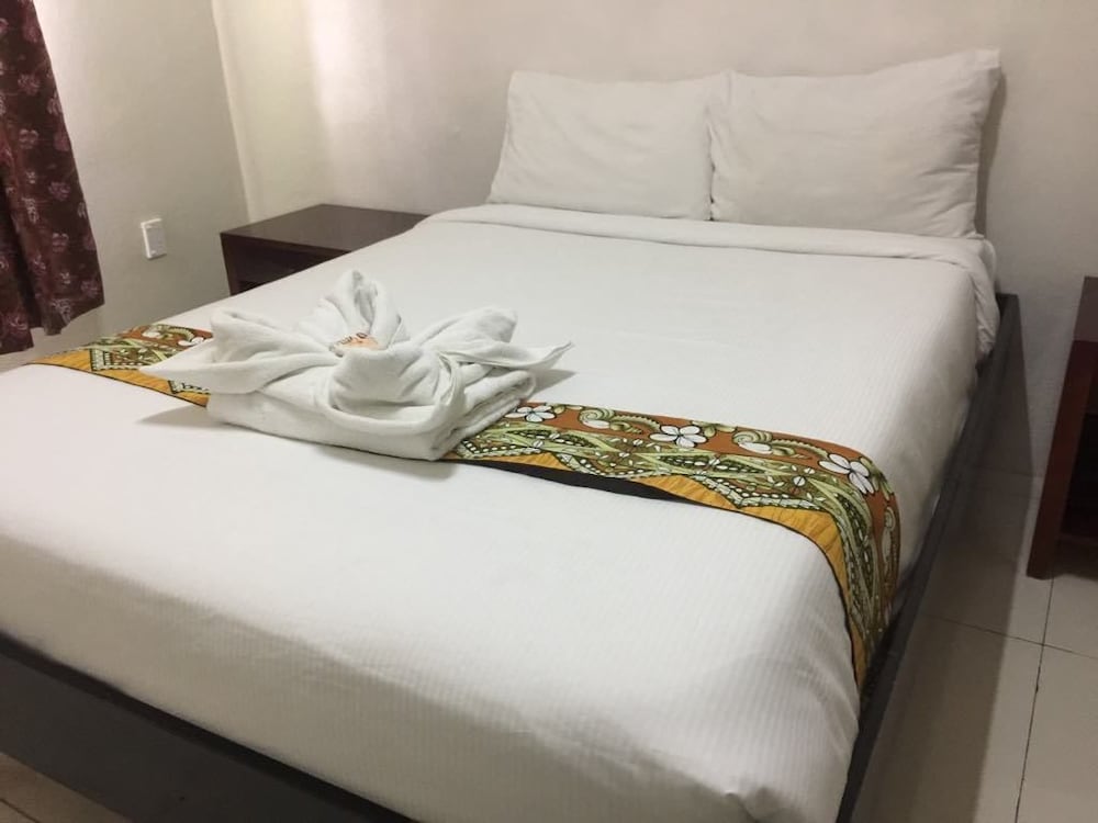 Bed & Sleeping Area