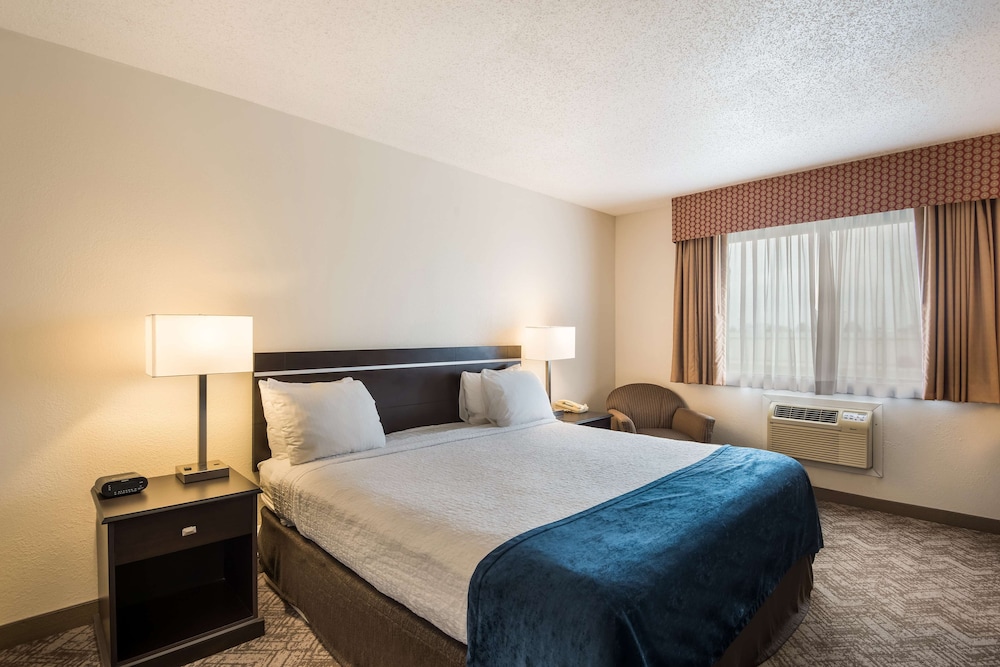 Suite, 1 King Bed with Sofa bed, Accessible, Non Smoking (Bathtub with Sofabed) photo 3