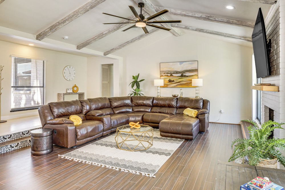 House (4 Bedrooms) photo 2