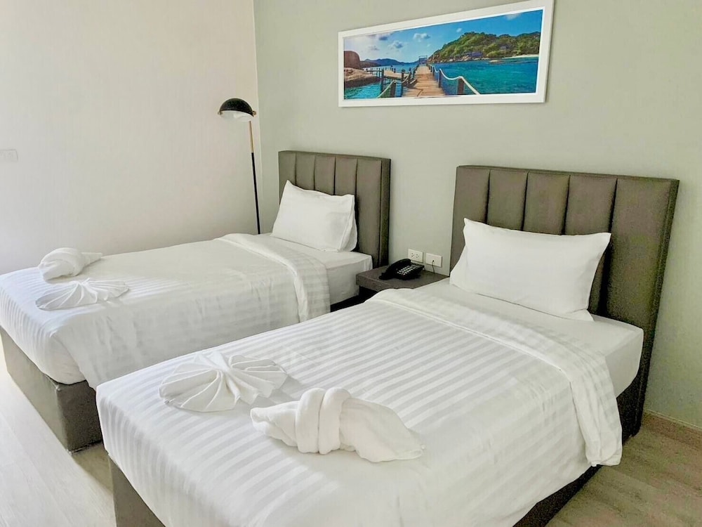 Deluxe Room - Photo 10