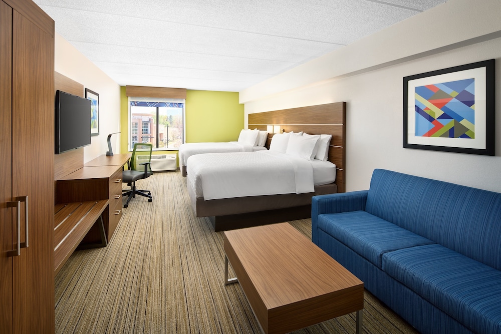 Suite, Multiple Beds - Photo 1