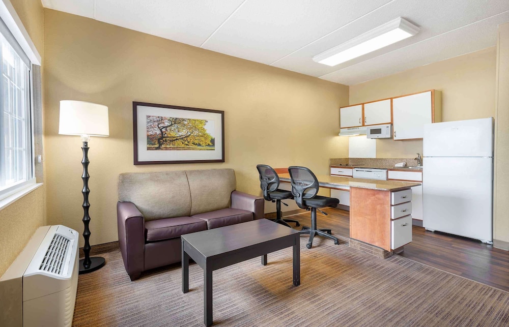 Deluxe Studio, Multiple Beds, Non Smoking - Photo 3