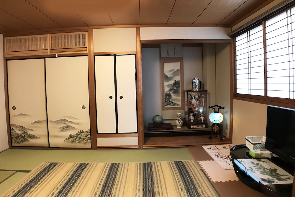 Family Quadruple Room, Shared Bathroom photo 2