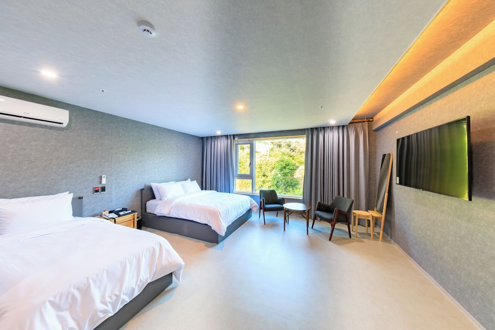 [Free continental breakfast for two] Deluxe Twin Room
