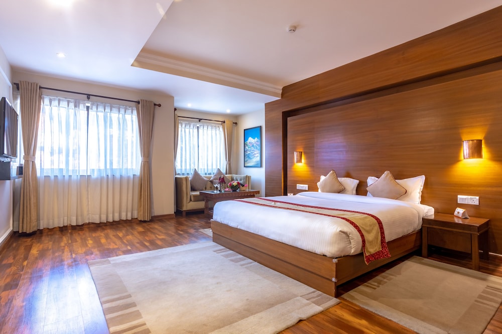 Executive Suite - Photo 1