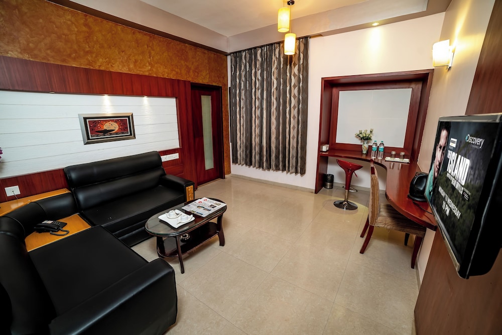 Luxury Suite photo 2