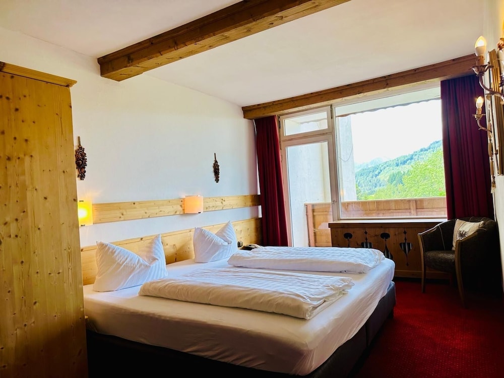 Family Suite, Balcony, Mountain View photo 2