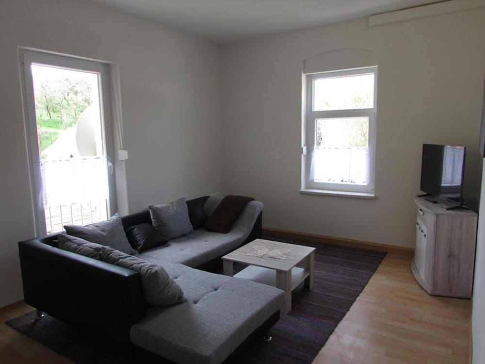 Basic Triple Room, Multiple Beds, Non Smoking, Garden View photo 2