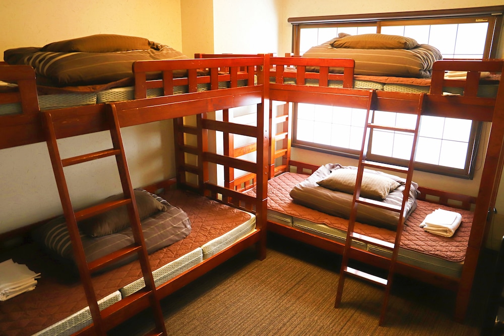 Quadruple Room (2 Bunk Beds, Private Bathroom) photo 1