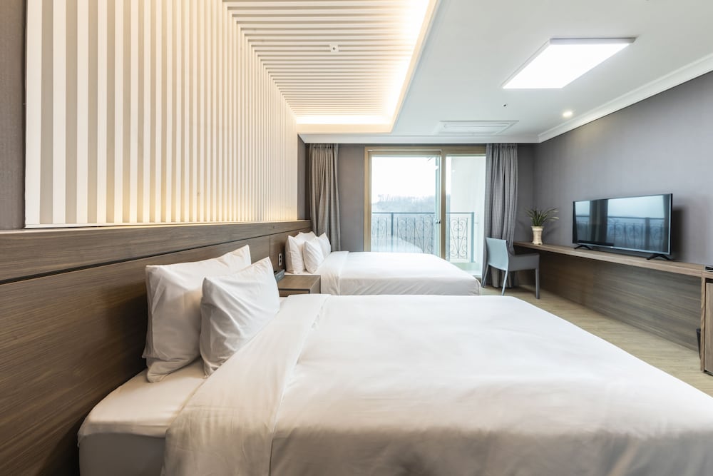 Royal Suite - Photo 8