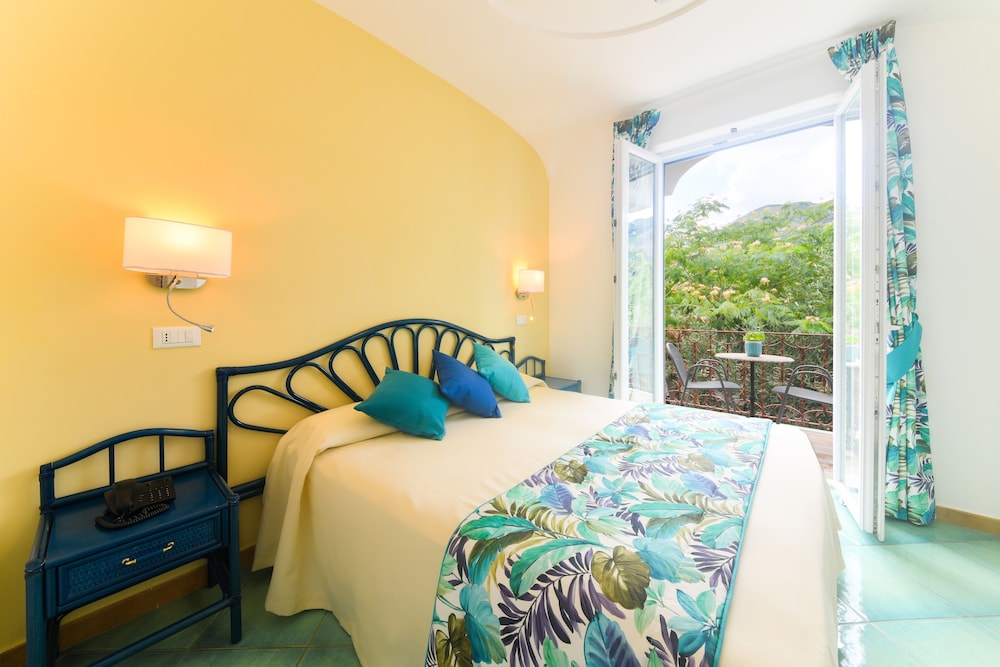 Basic Double Room photo 1