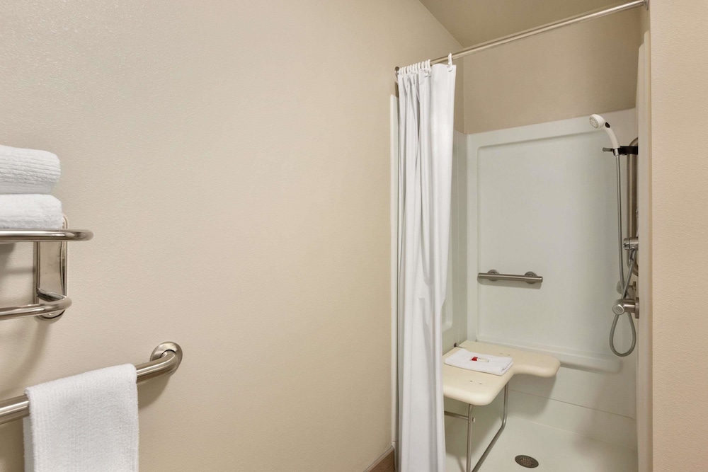 Room, 2 Double Beds, Accessible, Non Smoking photo 2