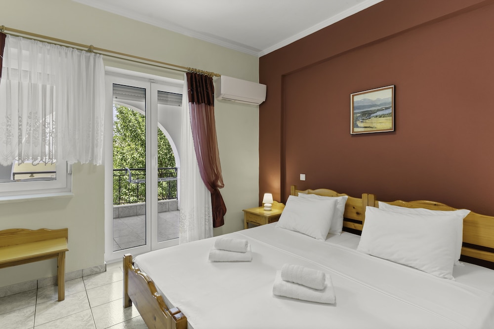 Standard Double or Twin Room - Photo 7