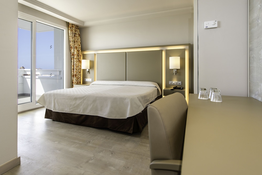 Standard Double Room, Balcony, Pool View (3 adults)