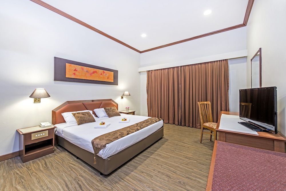 Deluxe Room, 1 King Bed photo 1