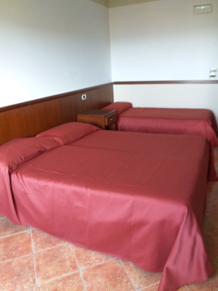 Basic Triple Room photo 2