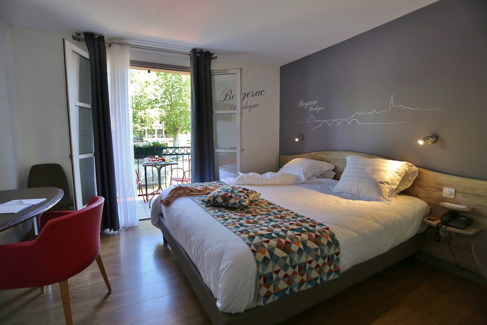 Superior Room, 1 Queen Bed, Balcony, River View (Twin bed on request) - Photo 6