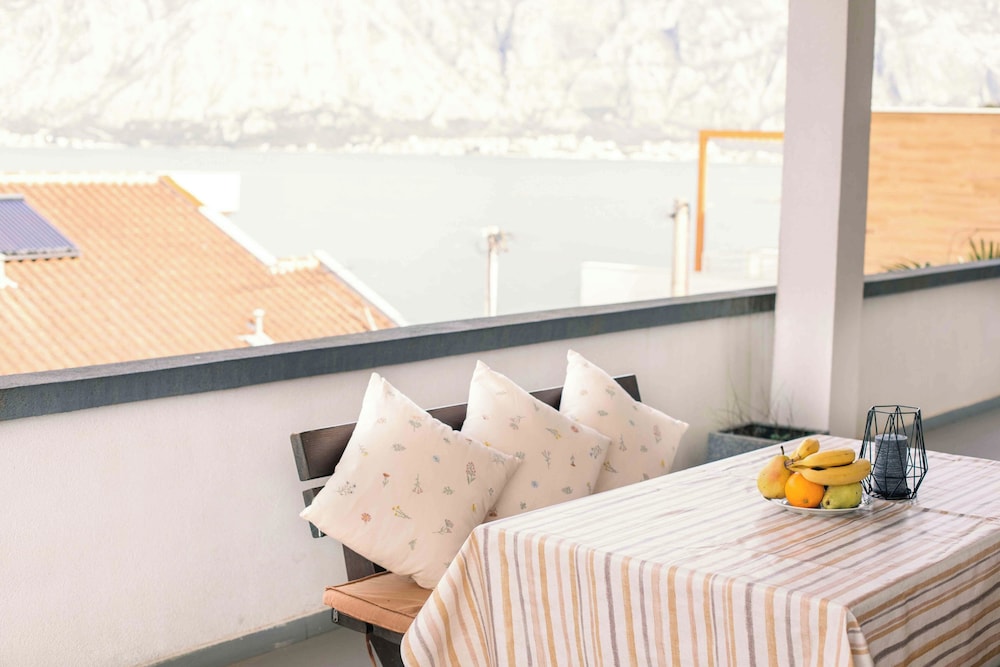 Deluxe Apartment, 2 Bedrooms, Terrace, Sea View photo 1