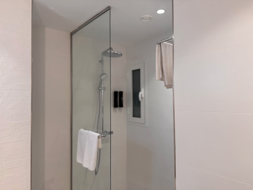 Comfort Room - Photo 17