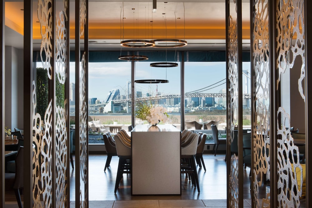 King Premium Executive - Non-Smoking - 40sqm - Rainbow Bridge View - Executive Lunge Access King Premium Executive - Non-Smoking - 40sqm - Rainbow Bridge View - Executive Lunge Access