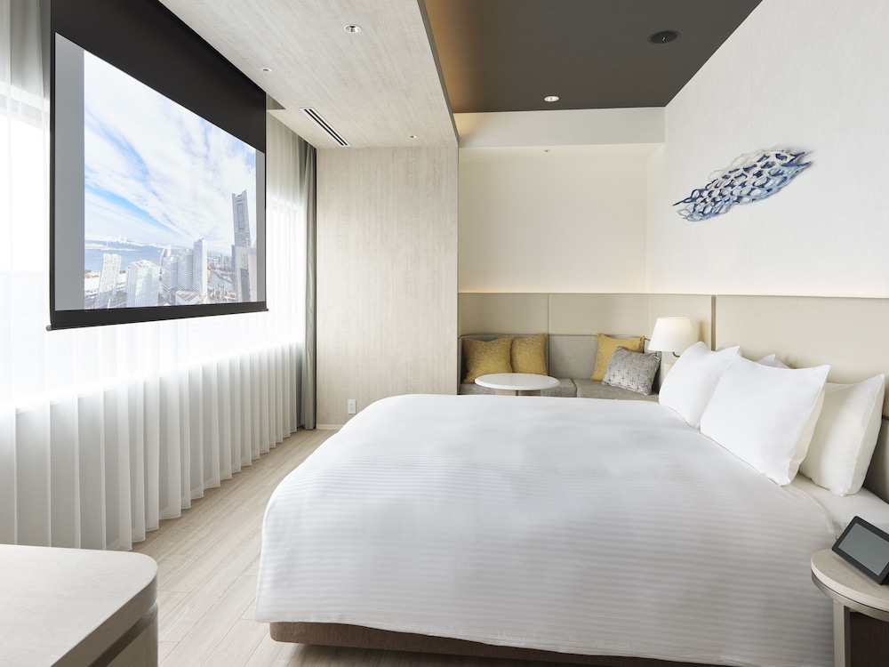Deluxe , 1 bed Queen , with projector, Non Smoking