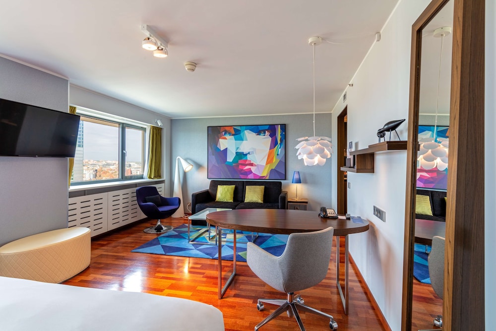 Suite, 1 Bedroom (Old Town View) - Photo 2