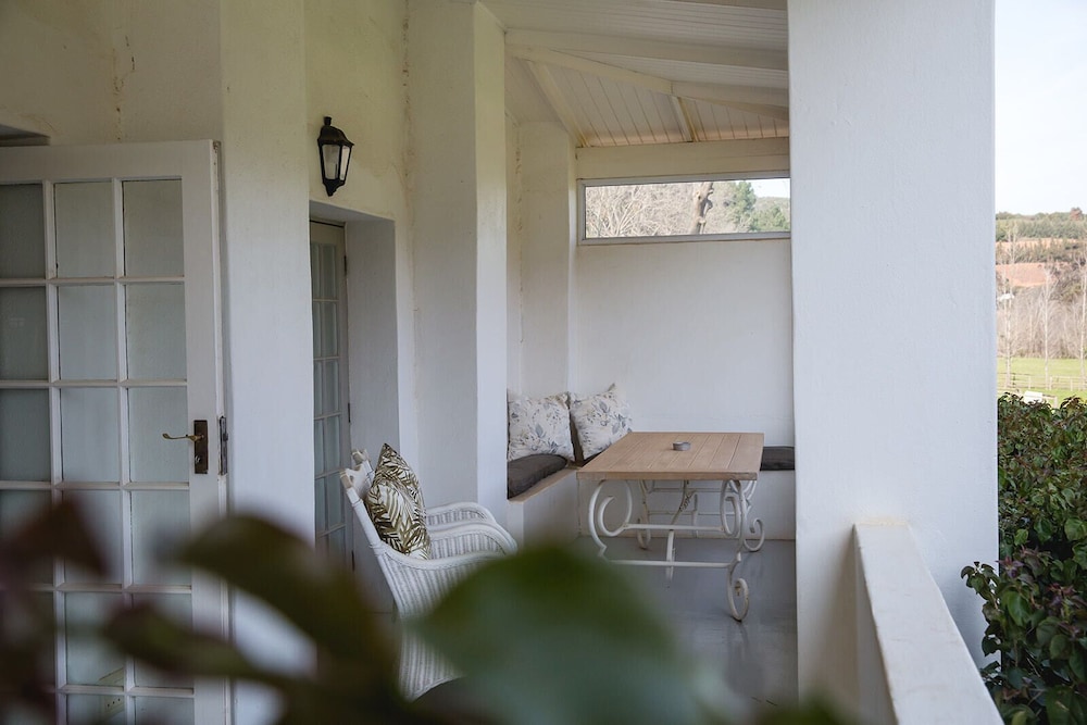 Exclusive Cottage, 1 King Bed, Garden View photo 2